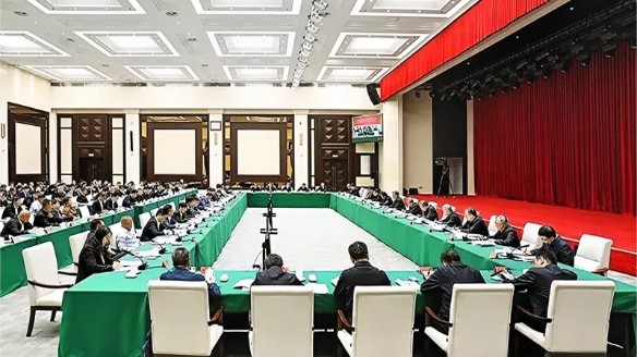 肖志海主席參加自治區(qū)促進(jìn)民營經(jīng)濟(jì)高質(zhì)量發(fā)展座談會